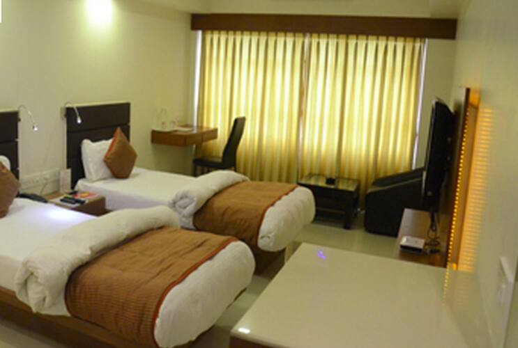 Yuvraj Hotel, Hanumangarh 1